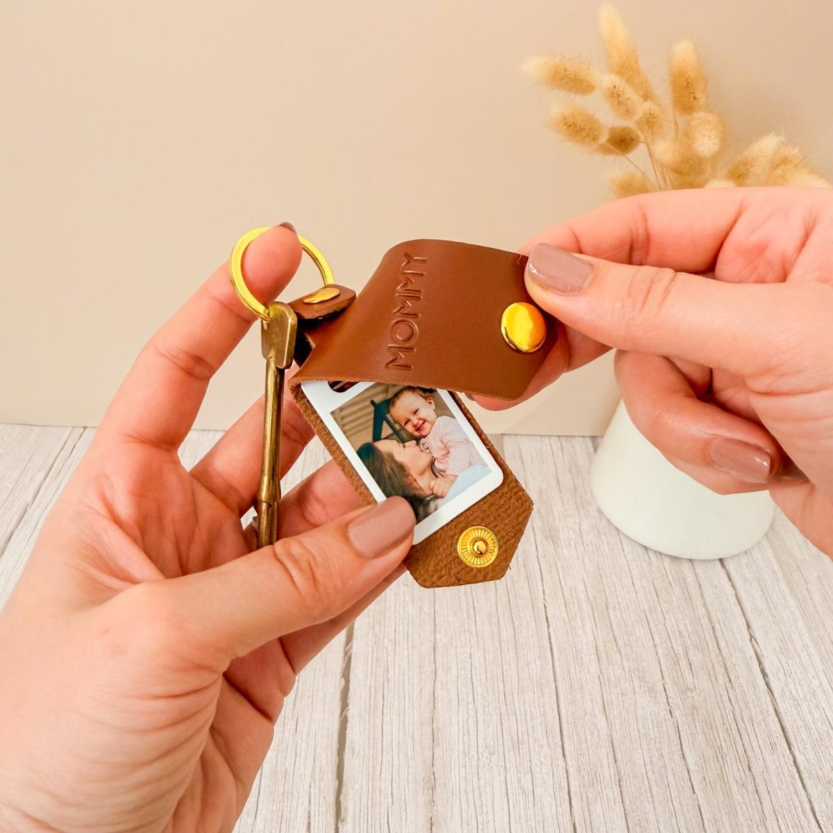 Photo Keyring for Mommy, Mother's day Birthday Christmas Gift for Her. Mint PU Leather Keychain